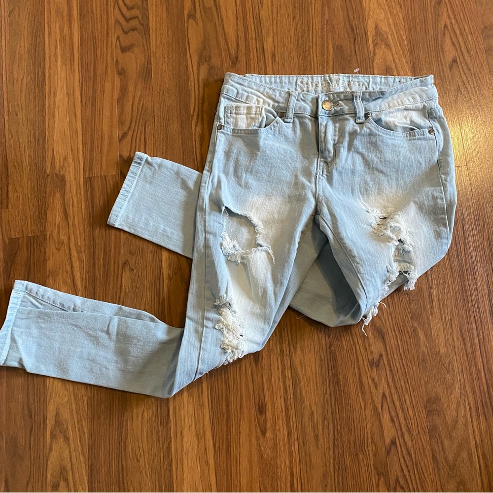 Size junior’s 5/6 distressed jeans